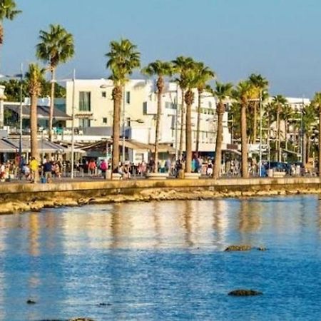 Poseidon 51 - Beachfront Two Bedroom Apartment Πάφος Εξωτερικό φωτογραφία