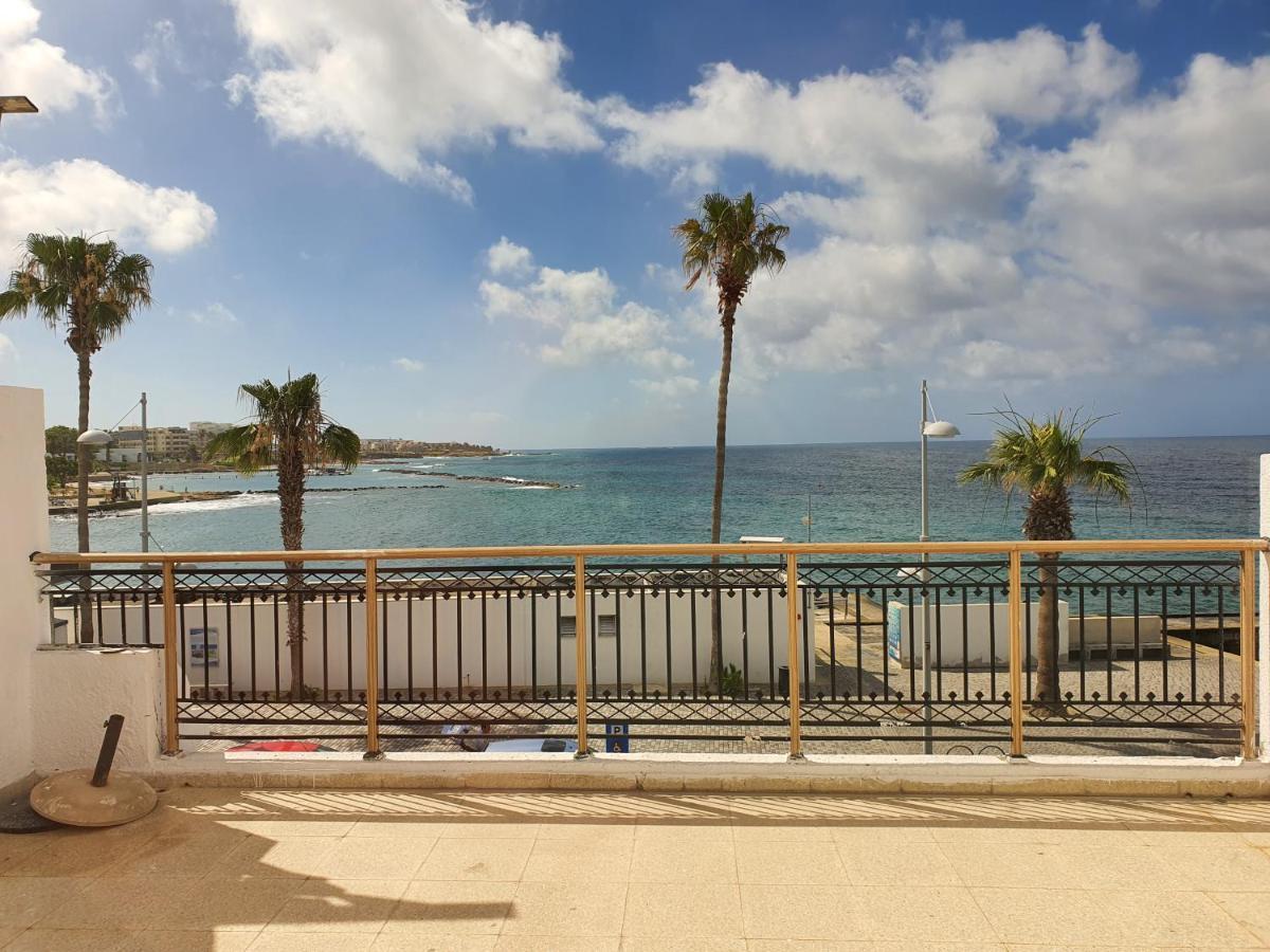Poseidon 51 - Beachfront Two Bedroom Apartment Πάφος Εξωτερικό φωτογραφία